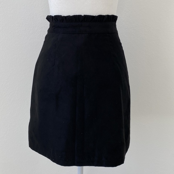 NEW Women’s H&M Size 0 Black Suede Button Up High Waist Skirt - Picture 5 of 6